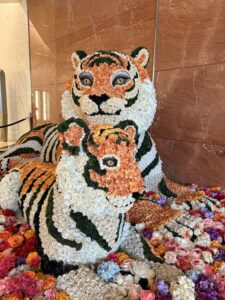jio-centre-mumbai-tigers-statue